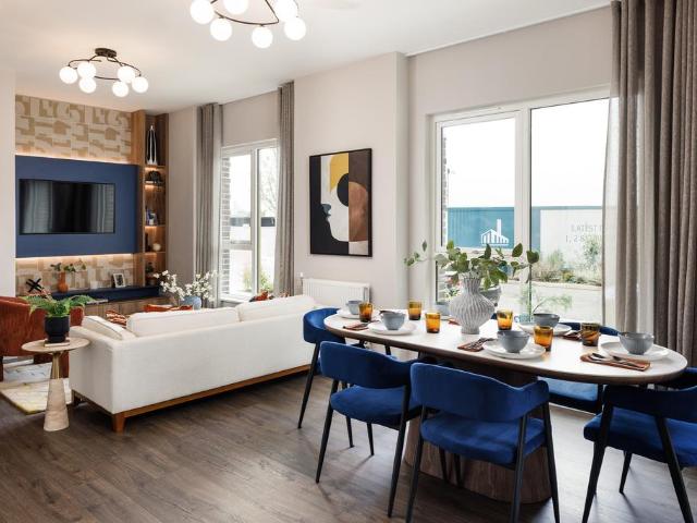 Flat for sale in Harrow Weald, Greater London