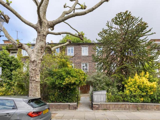 Flat for sale in Notting Hill, Greater London