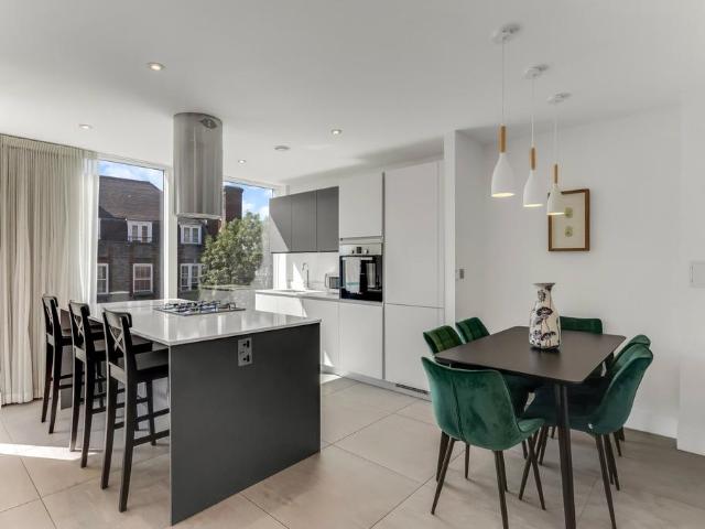 Flat for sale in Tufnell Park, Greater London