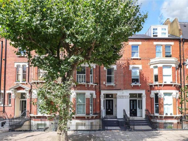 Flat for sale in Maida Vale, Greater London