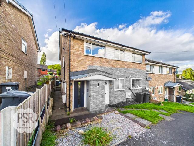 Flat for sale in Furness Vale, High Peak