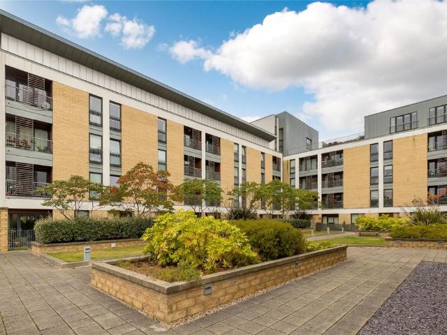 Flat for sale in Comely Bank, Scotland