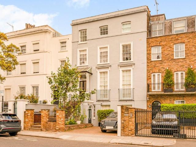Flat for sale in City of Westminster, Greater London