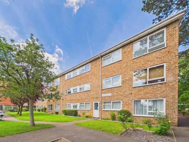 Flat for sale in Woodston, Peterborough