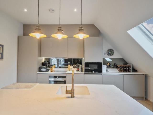 Flat for sale in London Borough of Croydon, Purley