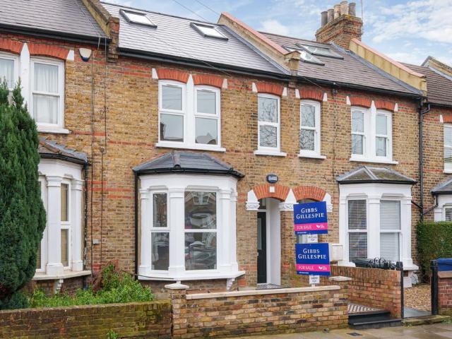 Flat for sale in London Borough of Ealing, Hanwell