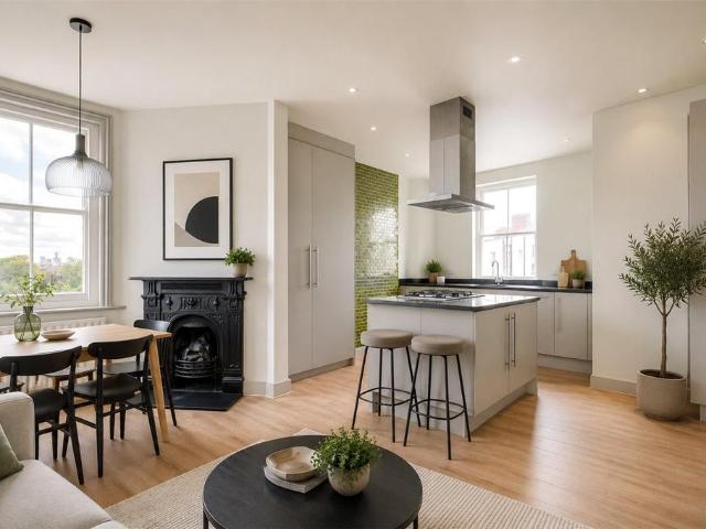 Flat for sale in West Kensington, Greater London
