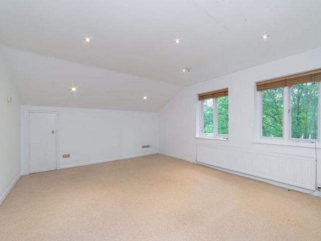 Flat for sale in Maida Vale, Greater London