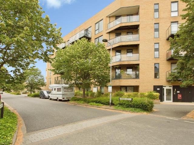 Flat for sale in Arbury, Cambridgeshire