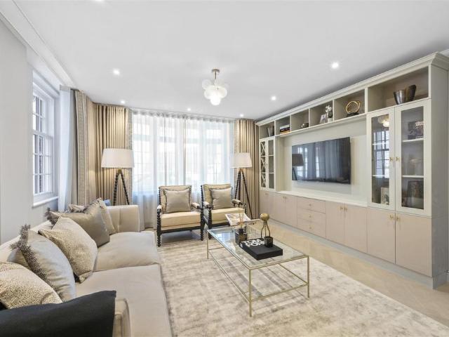 Flat for sale in London Borough of Merton, Greater London