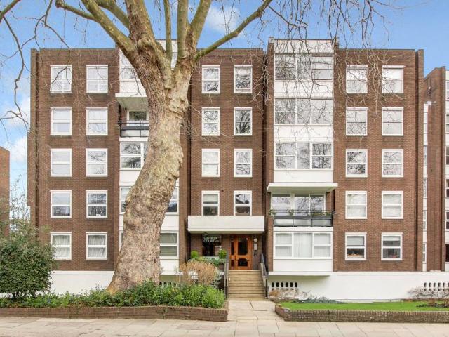 Flat for sale in Chalk Farm, Primrose Hill