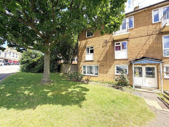 Flat for sale in Corby Village, Corby