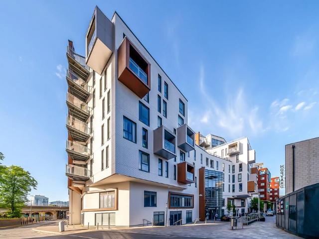 Flat for sale in Greenwich Town Centre, Greater London