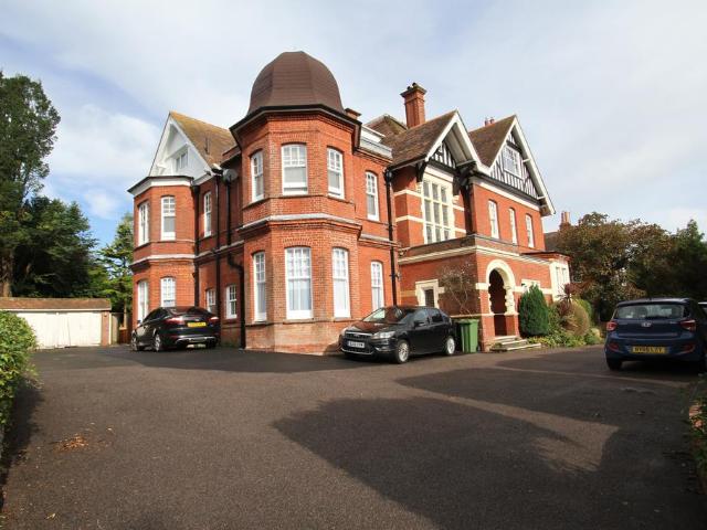Flat for sale in Eastbourne, East Sussex