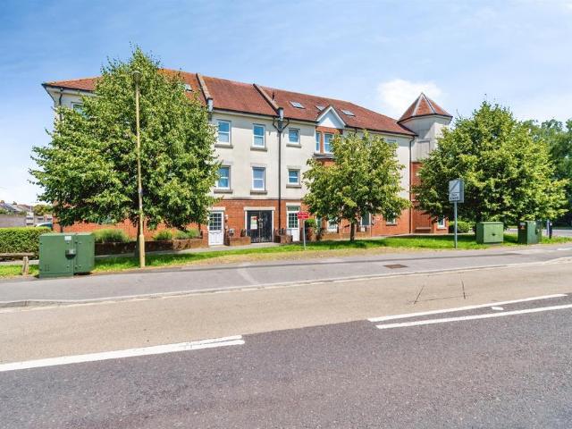 Flat for sale in Eastleigh, Helford