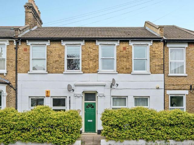 Flat for sale in London Borough of Lewisham, Greater London