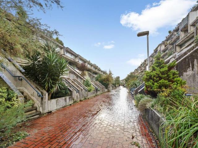 Flat for sale in South Hampstead, Greater London
