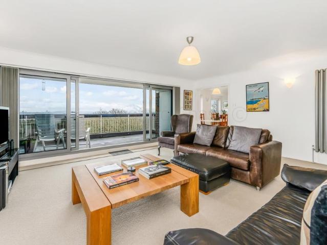 Flat for sale in Woodford Wells, Greater London