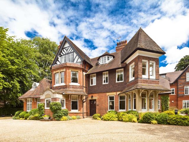 Flat for sale in Berrick Salome, Oxfordshire