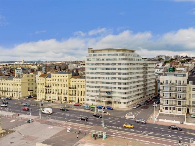 Flat for sale in Brunswick