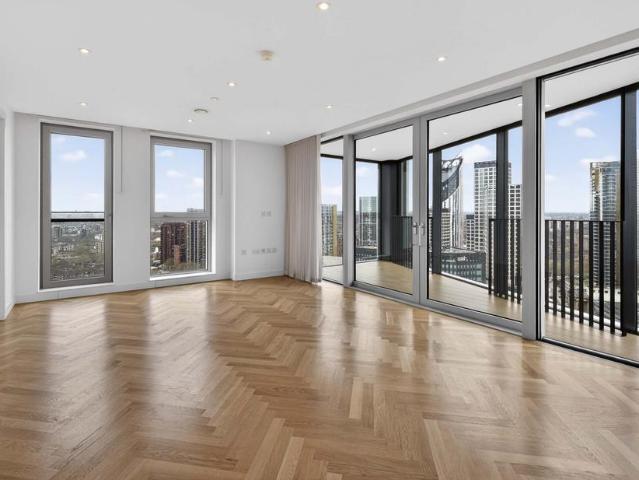Flat for sale in Elephant and Castle, Greater London