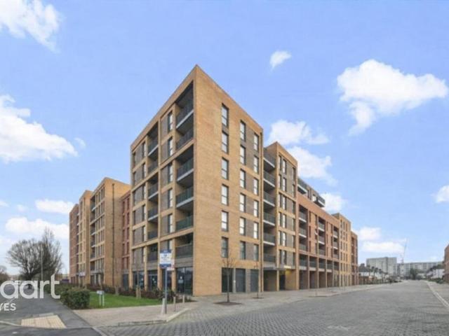 Flat for sale in London Borough of Hillingdon, Greater London