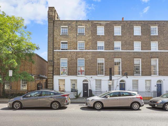 Flat for sale in Saint Pancras, Greater London