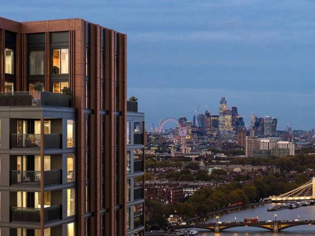 Flat for sale in London Borough of Hammersmith and Fulham, Greater London