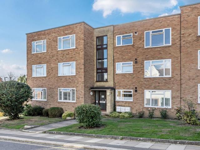 Flat for sale in High Barnet, Isle Of Man