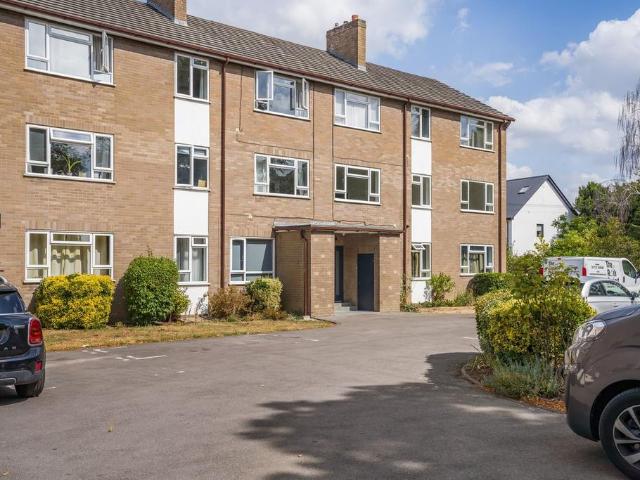 Flat for sale in Golden Valley, Gloucestershire