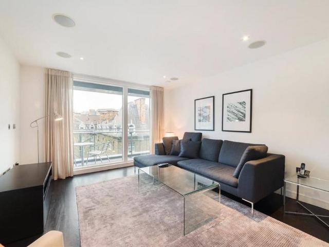 Flat for sale in Pimlico, Greater London