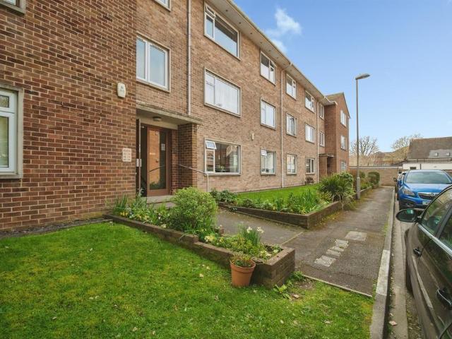 Flat for sale in Fordington