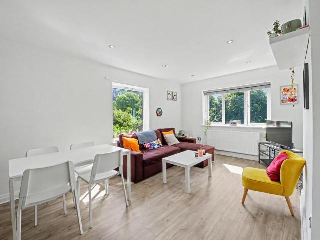 Flat for sale in Blackfriars, Salford