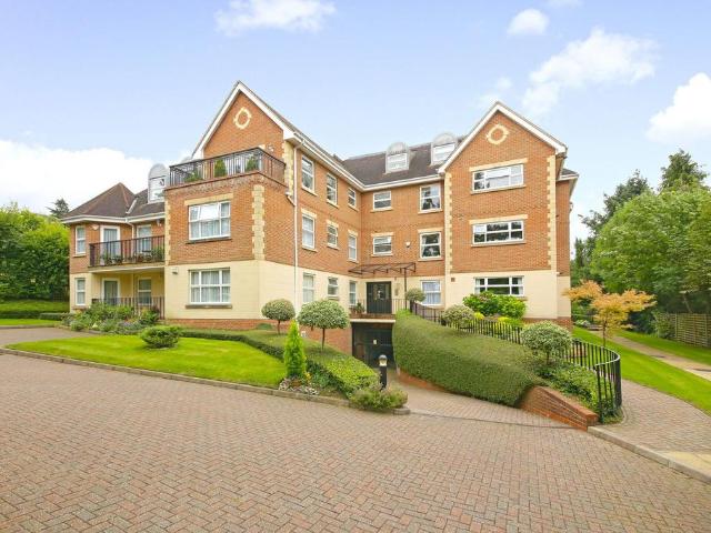 Flat for sale in Batchworth