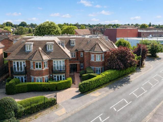 Flat for sale in Blackhills, Surrey