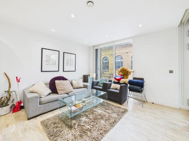 Flat for sale in Tufnell Park, Greater London