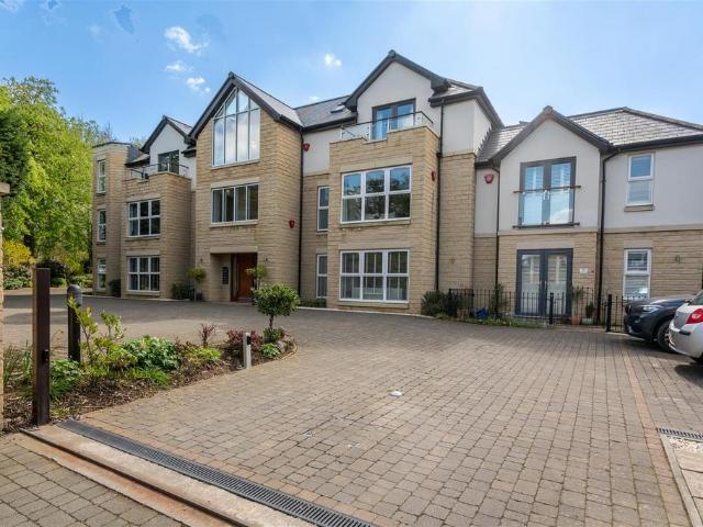 Flat for sale in Harewood, West Yorkshire