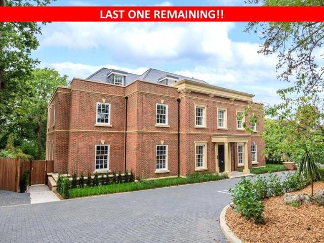 Flat for sale in Elstree, Hertsmere