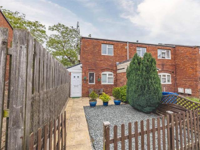 Flat for sale in Windsor, Dedworth