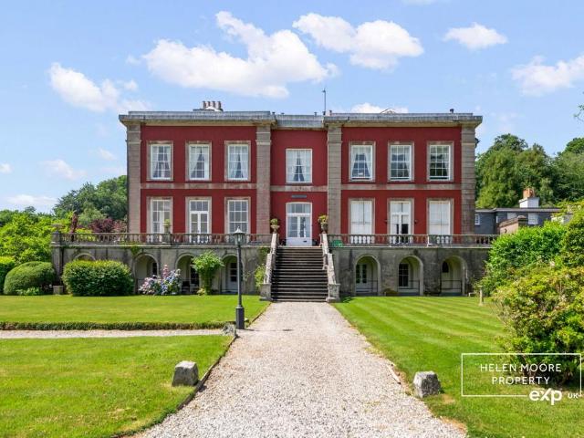 Flat for sale in Strode, Devon