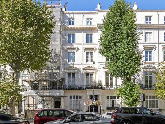 Flat for sale in City of Westminster, Greater London