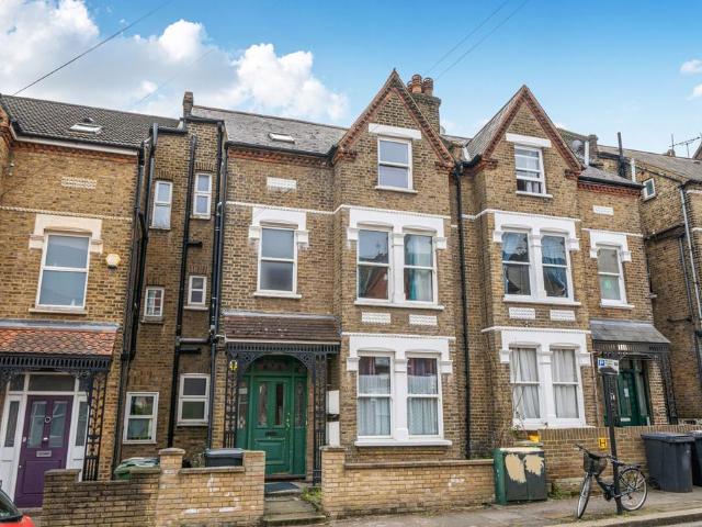 Flat for sale in West Norwood, Greater London