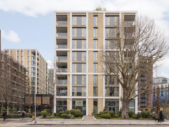 Flat for sale in Nine Elms, Greater London
