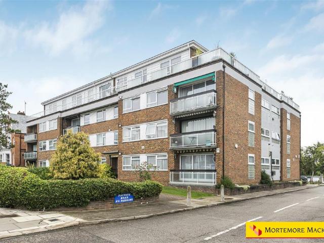 Flat for sale in Southgate, Oakwood