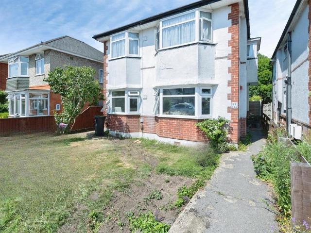 Flat for sale in Talbot Village, Bournemouth