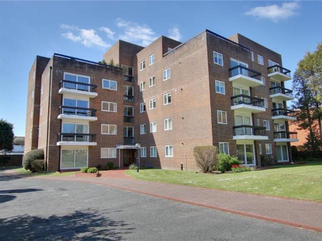 Flat for sale in West Worthing, Worthing