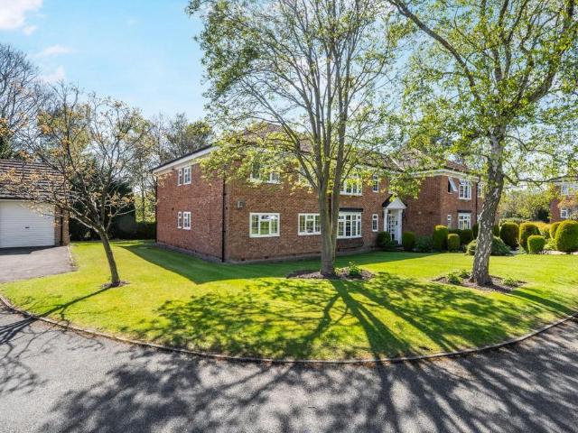 Flat for sale in Alwoodley, West Yorkshire