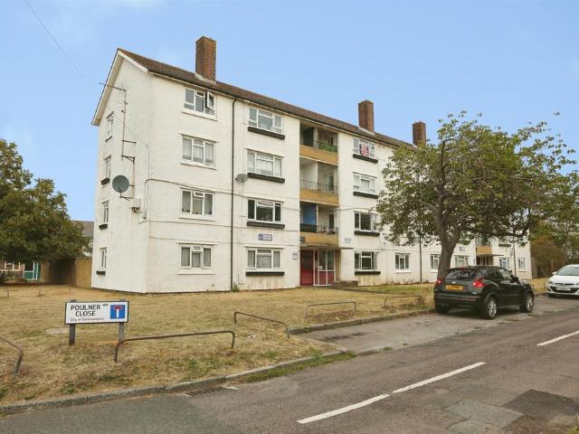 Flat for sale in Weston, Southampton