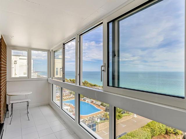 Flat for sale in Lansdowne, Springbourne