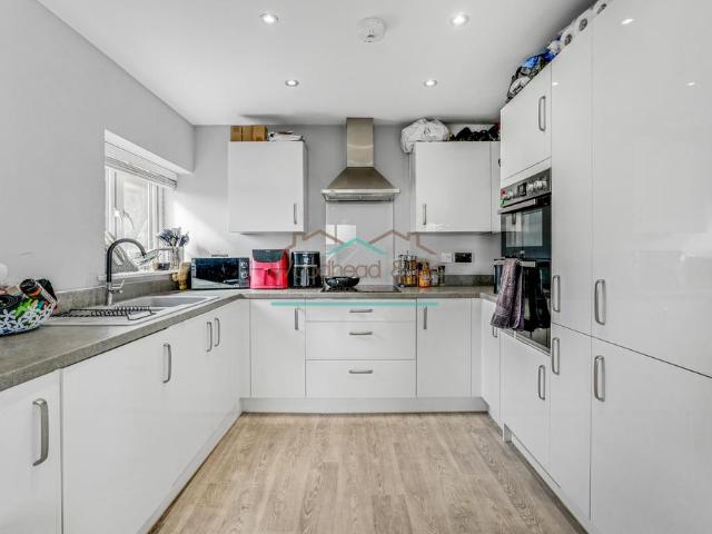 Flat for sale in Rushden